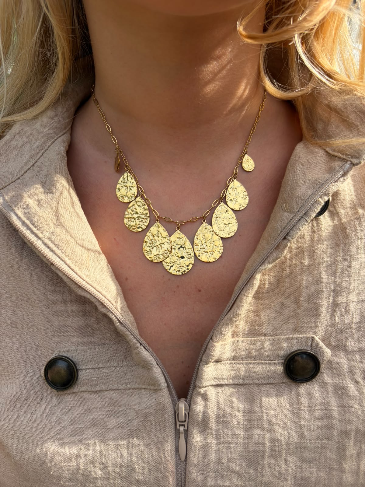 Collier AVA